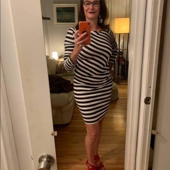 Black and white dress - Picture 3 of 3